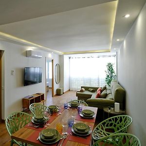 Leo Home- Bright & Centric 3 Bedrooms Apartment With Private Parking Inside